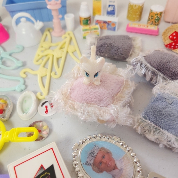 Vintage Lot Barbie Doll House Accessories 90s 1990s Scuba Kitchen Food Hangers - Picture 10 of 16